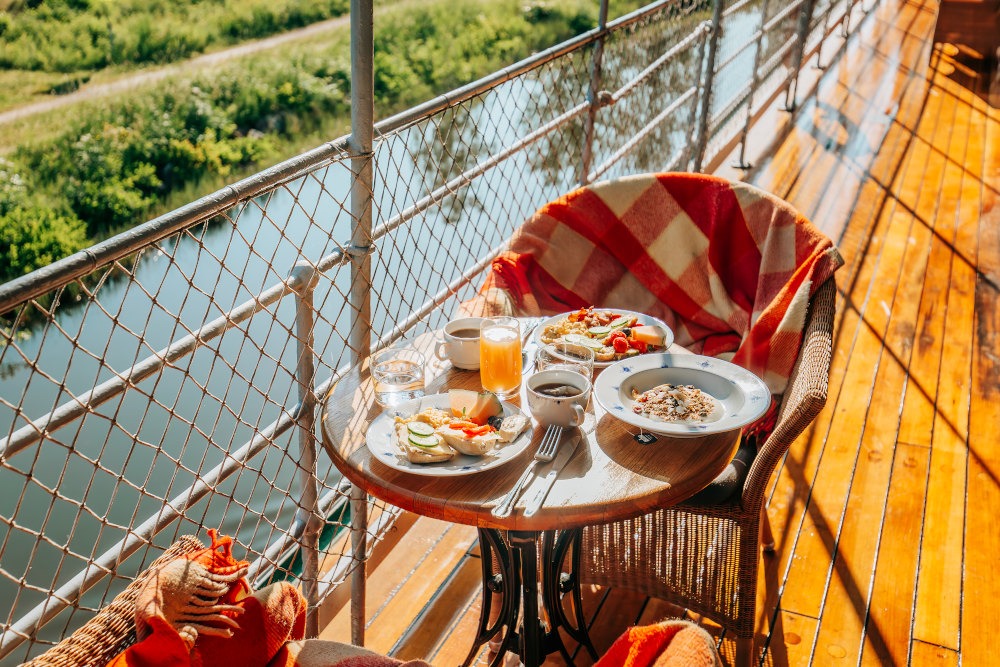bridge deck breakfast 2025 amanda jona