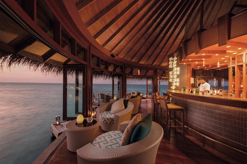 constance halaveli restaurants and bars jing restaurant and bar 01